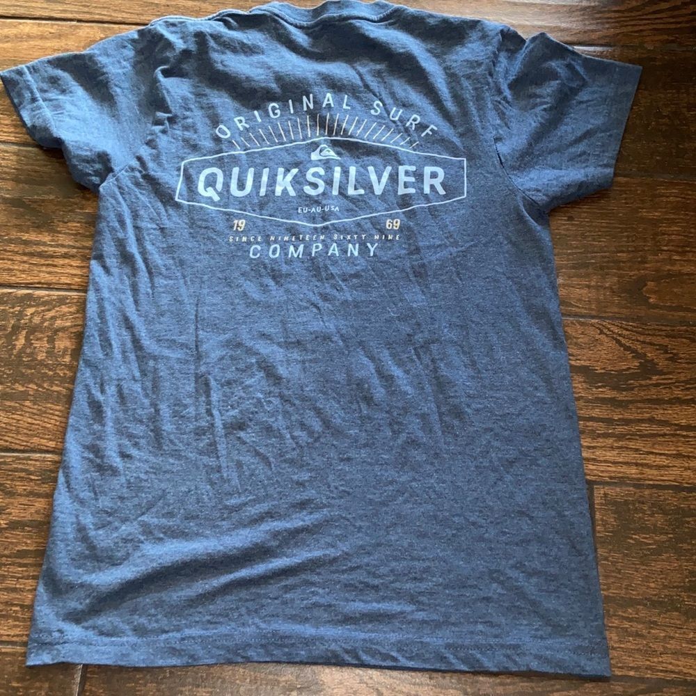 10/$50 Quiksilver Men's Blue Graphic Tee Size S/P Unisex
